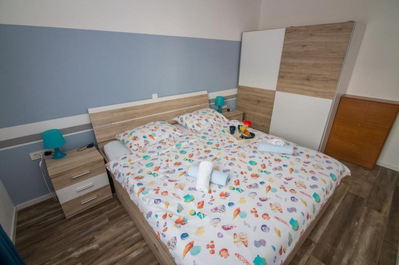 Apartment Traversa Novalja Exterior photo